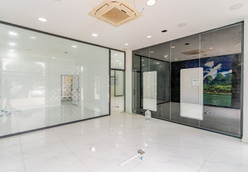 179 Sqm Retail Space For Rent - Tonle Bassac, Phnom Penh thumbnail