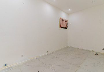 179 Sqm Retail Space For Rent - Tonle Bassac, Phnom Penh thumbnail