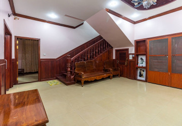 4 Bedroom House For Rent - Svay Dangkum, Siem Reap thumbnail
