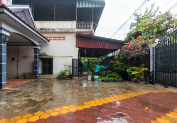 4 Bedroom House For Rent - Svay Dangkum, Siem Reap thumbnail
