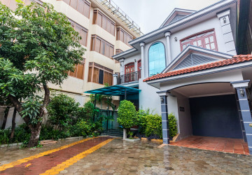 4 Bedroom House For Rent - Svay Dangkum, Siem Reap thumbnail