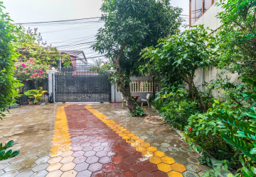 4 Bedroom House For Rent - Svay Dangkum, Siem Reap thumbnail