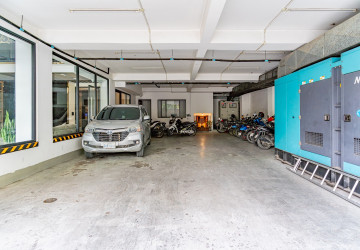 1 Bedroom Serviced Apartment For Rent - BKK 2, Phnom Penh thumbnail