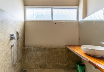 Renovated 3 Bedroom Duplex Apartment For Sale - 7 Makara, Phnom Penh thumbnail