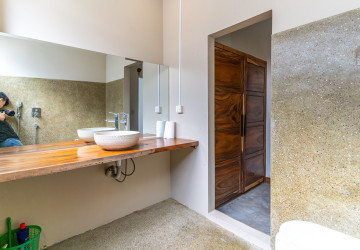 Renovated 3 Bedroom Duplex Apartment For Sale - 7 Makara, Phnom Penh thumbnail