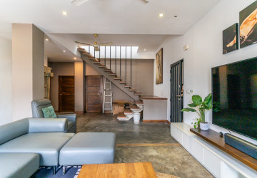 Renovated 3 Bedroom Duplex Apartment For Sale - 7 Makara, Phnom Penh thumbnail
