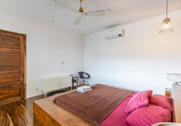 Renovated 3 Bedroom Duplex Apartment For Sale - 7 Makara, Phnom Penh thumbnail