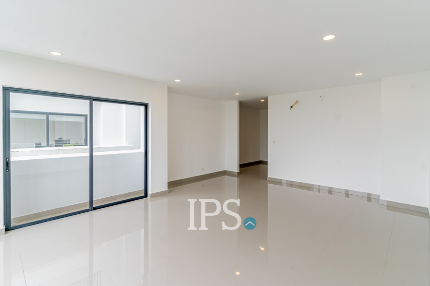 4 Bedroom Corner Shophouse For Rent - Borey Chip Mong 271, Khan Meanchey, Phnom Penh