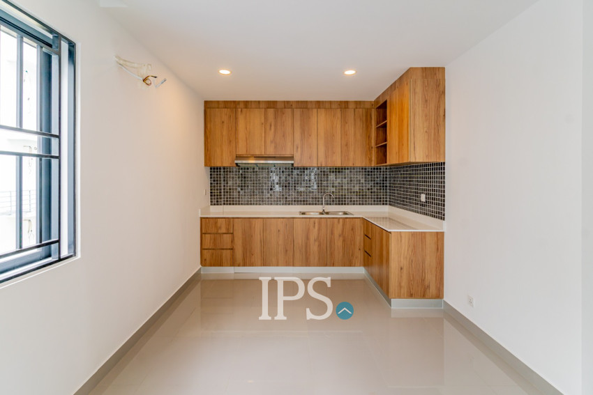 4 Bedroom Corner Shophouse For Rent - Borey Chip Mong 271, Khan Meanchey, Phnom Penh