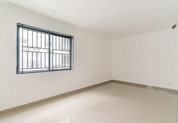 4 Bedroom Corner Shophouse For Rent - Borey Chip Mong 271, Khan Meanchey, Phnom Penh thumbnail