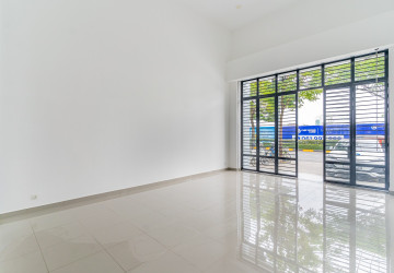 4 Bedroom Corner Shophouse For Rent - Borey Chip Mong 271, Khan Meanchey, Phnom Penh thumbnail