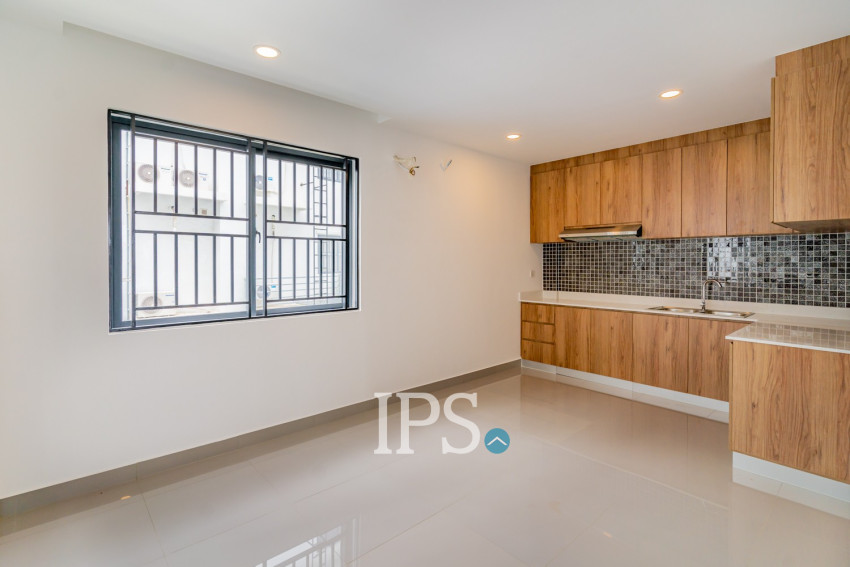 4 Bedroom Corner Shophouse For Rent - Borey Chip Mong 271, Khan Meanchey, Phnom Penh