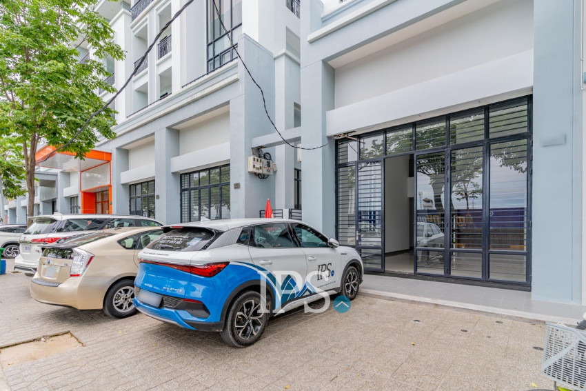 4 Bedroom Corner Shophouse For Rent - Borey Chip Mong 271, Khan Meanchey, Phnom Penh