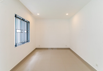 4 Bedroom Corner Shophouse For Rent - Borey Chip Mong 271, Khan Meanchey, Phnom Penh thumbnail