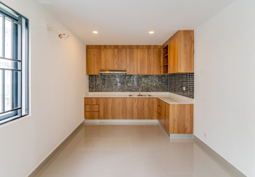 4 Bedroom Corner Shophouse For Rent - Borey Chip Mong 271, Khan Meanchey, Phnom Penh thumbnail