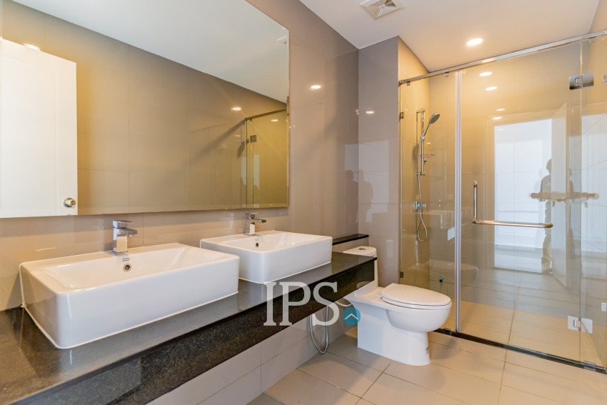 4 Bedroom Corner Shophouse For Rent - Borey Chip Mong 271, Khan Meanchey, Phnom Penh