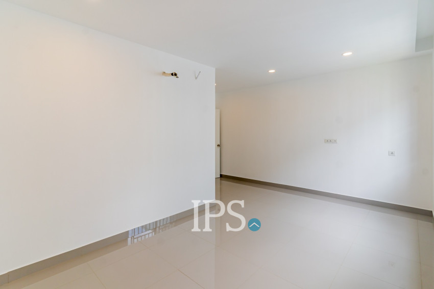 4 Bedroom Corner Shophouse For Rent - Borey Chip Mong 271, Khan Meanchey, Phnom Penh