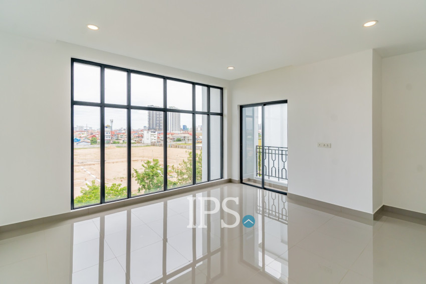 4 Bedroom Corner Shophouse For Rent - Borey Chip Mong 271, Khan Meanchey, Phnom Penh