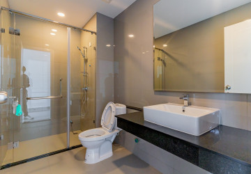 4 Bedroom Corner Shophouse For Rent - Borey Chip Mong 271, Khan Meanchey, Phnom Penh thumbnail