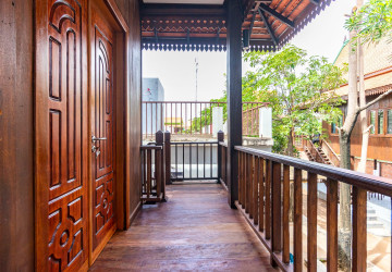 1 Bedroom Wooden House For Rent - Sala Kamreuk, Siem Reap thumbnail
