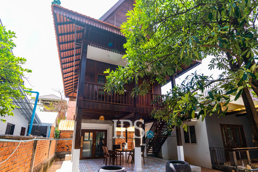 1 Bedroom Wooden House For Rent - Sala Kamreuk, Siem Reap