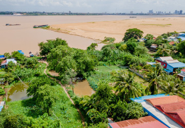 3,068 Sqm Prime Riverfront Land For Sale - Lvea Aem, Kandal Province thumbnail
