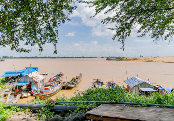 3,068 Sqm Prime Riverfront Land For Sale - Lvea Aem, Kandal Province thumbnail