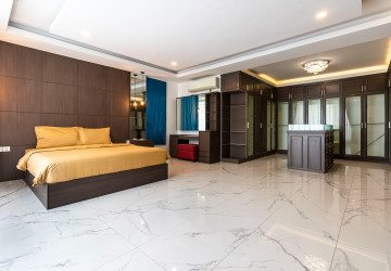 4 Bedroom Duplex Apartment For Rent - Svay Dangkum, Siem Reap thumbnail