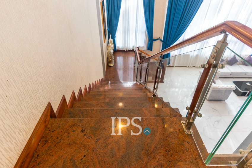 4 Bedroom Duplex Apartment For Rent - Svay Dangkum, Siem Reap