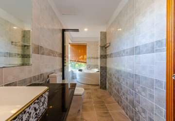 4 Bedroom Duplex Apartment For Rent - Svay Dangkum, Siem Reap thumbnail