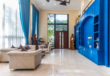 4 Bedroom Duplex Apartment For Rent - Svay Dangkum, Siem Reap thumbnail