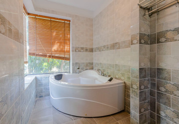 4 Bedroom Duplex Apartment For Rent - Svay Dangkum, Siem Reap thumbnail