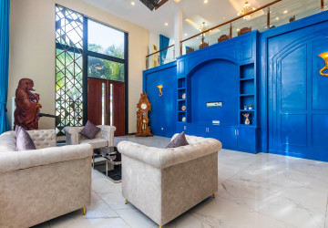 4 Bedroom Duplex Apartment For Rent - Svay Dangkum, Siem Reap thumbnail