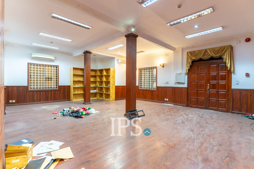8 Bedroom Villa For Rent - Tonle Bassac, Phnom Penh