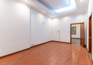 8 Bedroom Villa For Rent - Tonle Bassac, Phnom Penh thumbnail