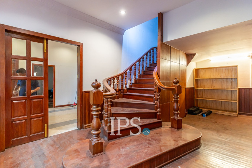 8 Bedroom Villa For Rent - Tonle Bassac, Phnom Penh