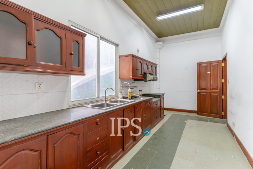 8 Bedroom Villa For Rent - Tonle Bassac, Phnom Penh