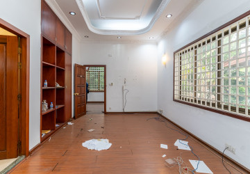 8 Bedroom Villa For Rent - Tonle Bassac, Phnom Penh thumbnail