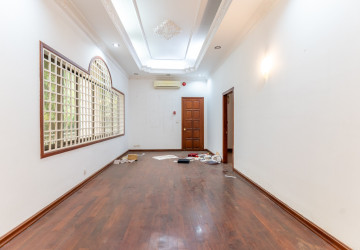 8 Bedroom Villa For Rent - Tonle Bassac, Phnom Penh thumbnail