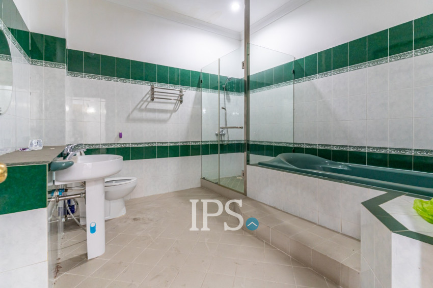 8 Bedroom Villa For Rent - Tonle Bassac, Phnom Penh