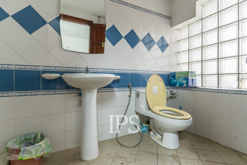 8 Bedroom Villa For Rent - Tonle Bassac, Phnom Penh
