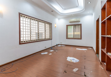 8 Bedroom Villa For Rent - Tonle Bassac, Phnom Penh thumbnail