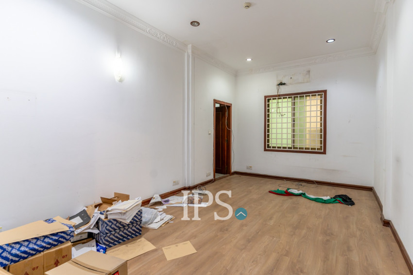 8 Bedroom Villa For Rent - Tonle Bassac, Phnom Penh