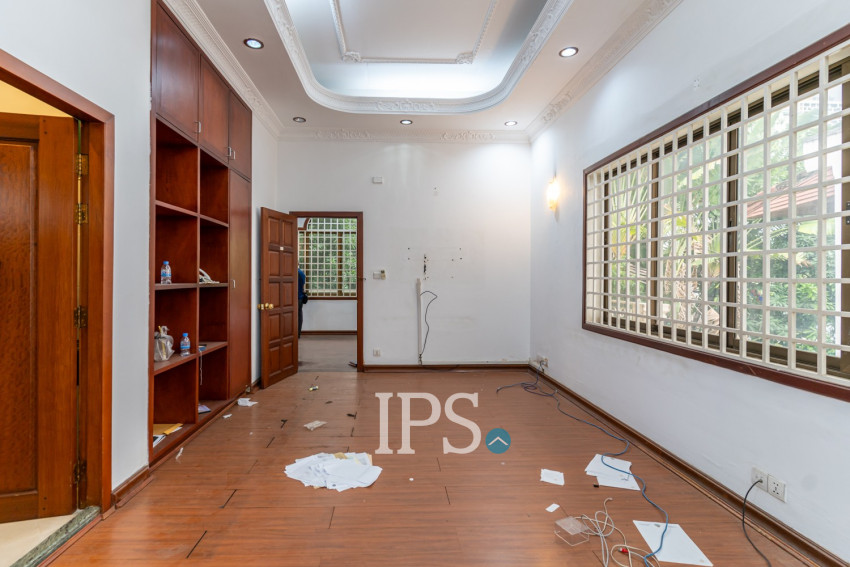 8 Bedroom Villa For Rent - Tonle Bassac, Phnom Penh