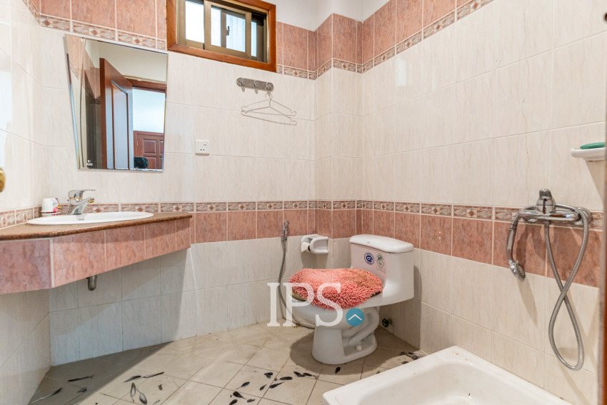 8 Bedroom Villa For Rent - Tonle Bassac, Phnom Penh
