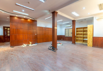8 Bedroom Villa For Rent - Tonle Bassac, Phnom Penh thumbnail