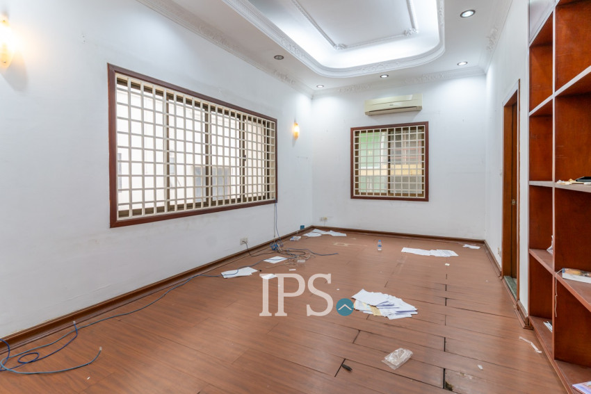 8 Bedroom Villa For Rent - Tonle Bassac, Phnom Penh