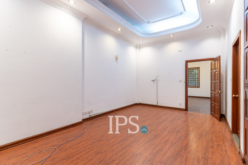 8 Bedroom Villa For Rent - Tonle Bassac, Phnom Penh