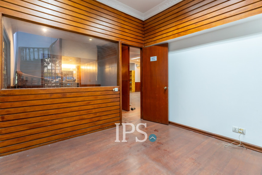 8 Bedroom Villa For Rent - Tonle Bassac, Phnom Penh
