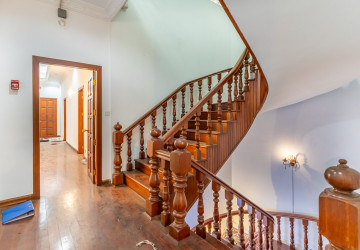 8 Bedroom Villa For Rent - Tonle Bassac, Phnom Penh thumbnail
